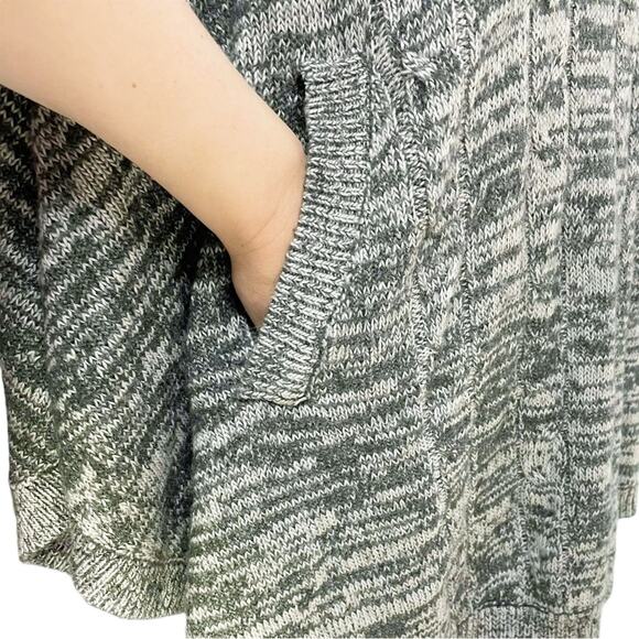 MARKET & SPRUCE Cilia Cable Knit Turtleneck Poncho Sweater Gray Size S/M - Picture 5 of 8